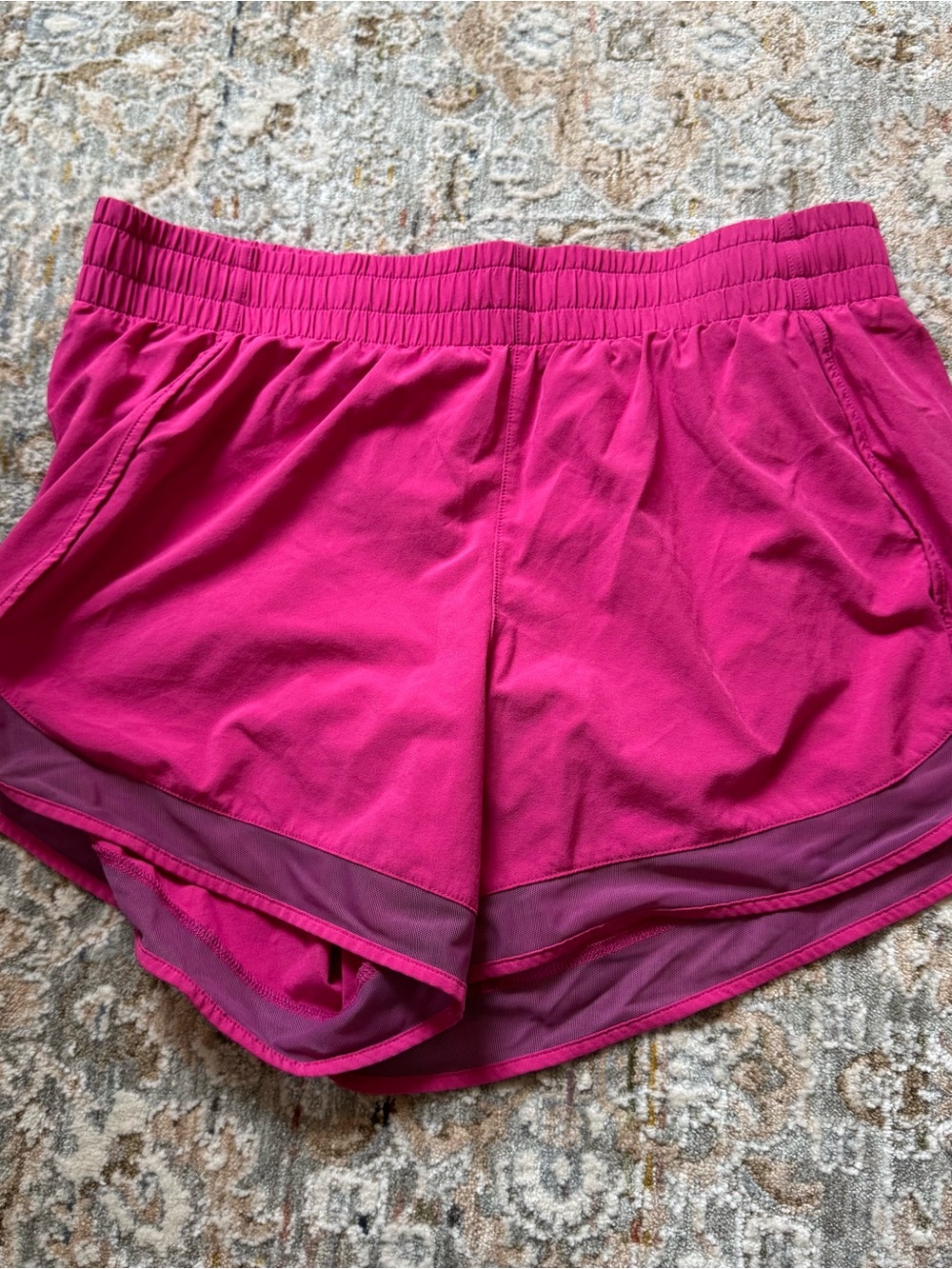 Athleta Mesh Racer Run Mid Rise 4 Short - Picture 3 of 6